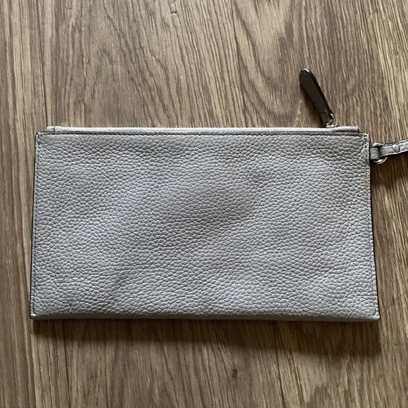 Michael Kors wristlet - Picture 5 of 14